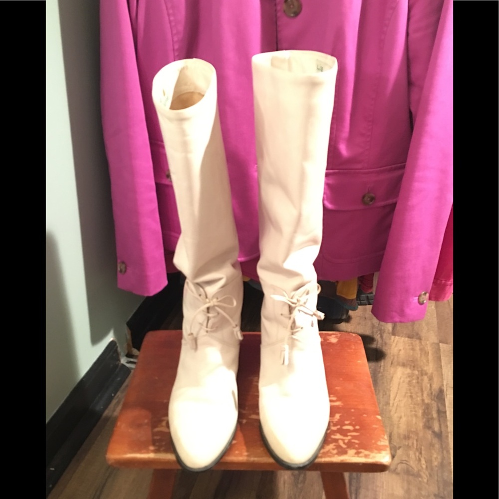 Liz Claiborne off white boots 6.5